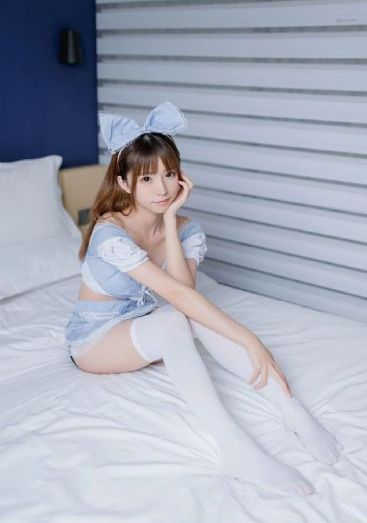 白丝班长深夜被啪到娇喘不停_DVD动漫免费观看