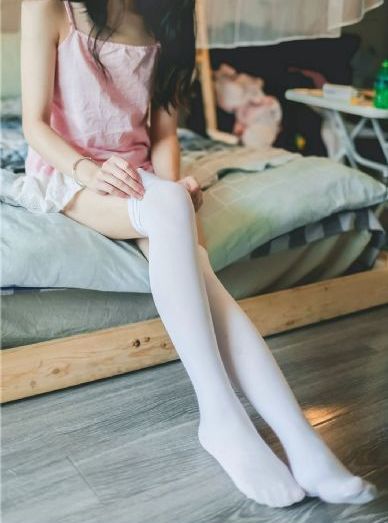 掀开馊了裙子挺进去_720电影在线看